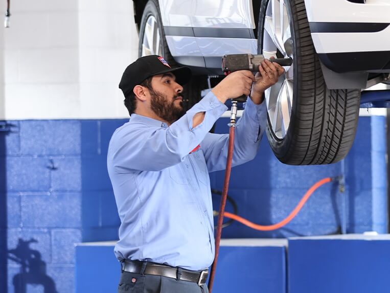 AAMCO Transmissions & Total Car Care AAMCO Transmissions & Total Car Care Slider 8