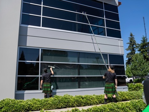 Men In Kilts Window Cleaning Men In Kilts Window Cleaning Slider 4