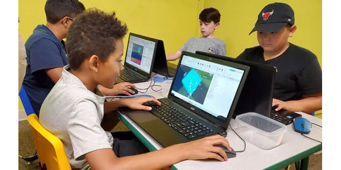 Kids STEM Studio Slider-2