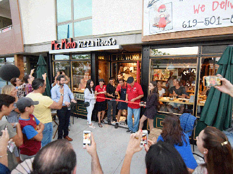 Mr. Moto Pizza Mr. Moto Pizza Slider 1