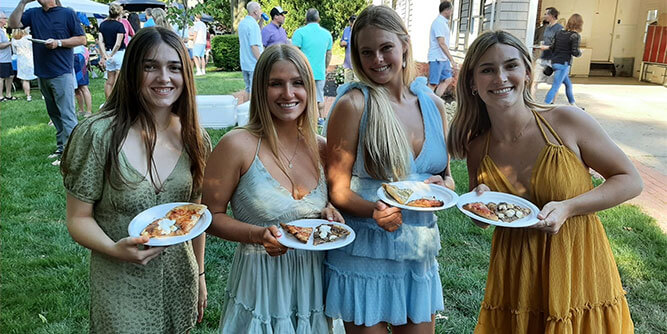 Nelly Belly Food Truck Slider-4