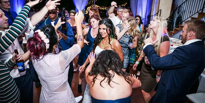 Toast Entertainment Slider-10