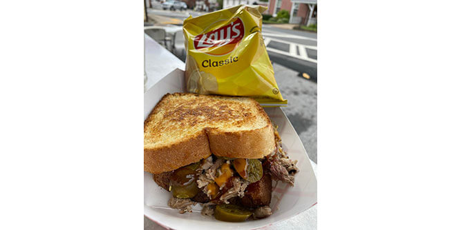 Mutt & Jeff's Smokehouse Slider-4