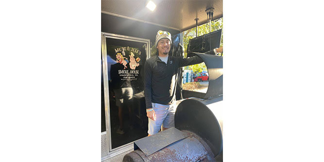 Mutt & Jeff's Smokehouse Slider-7