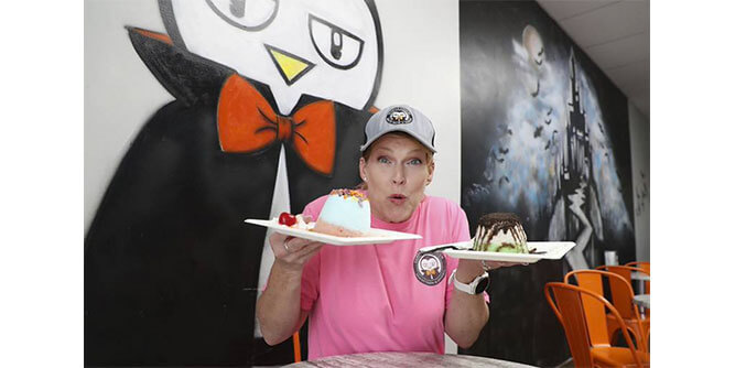 Vampire Penguin Shaved Snow & Desserts Slider-5