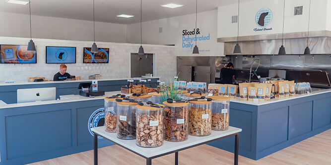 Natural Hounds Slider-3