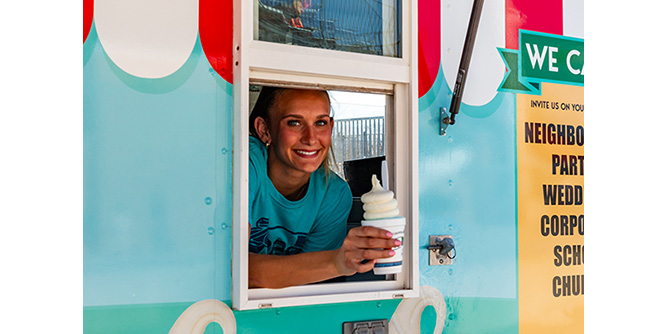 Zeppe's Italian Ice & Frozen Custard Slider-4