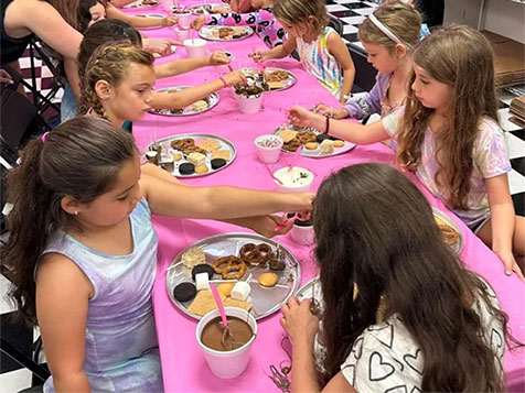 Mindy's Munchies Mindy's Munchies Slider 3