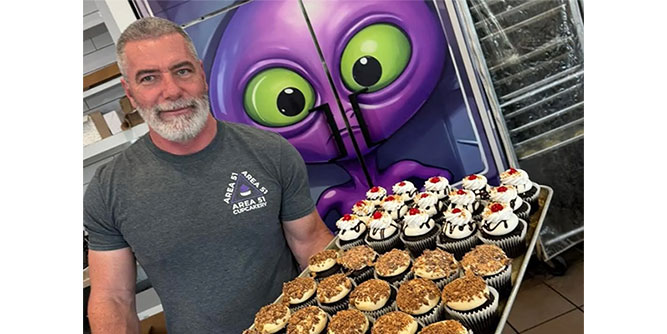 Area 51 Cupcakery Slider-1