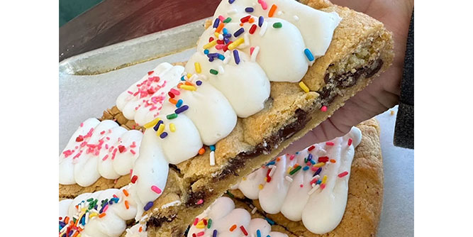 Area 51 Cupcakery Slider-2