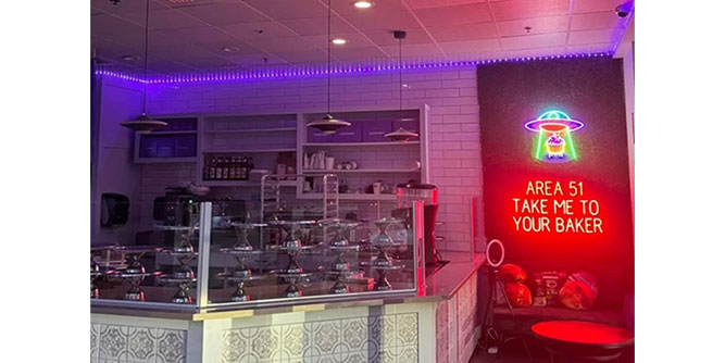 Area 51 Cupcakery Slider-4