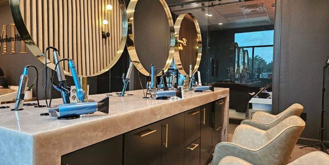 The Modern Halo Head Spa & Dry Bar Slider-8